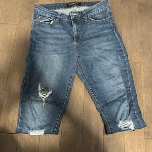 Ripped skinny jeans